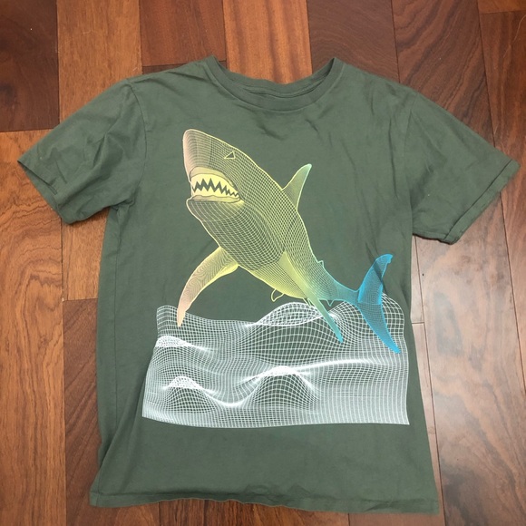 Children’s place T-shirt shark sz 16